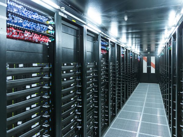 互联网浪潮下 数据中心正在面临新一代变革_互联网科技_7ehost-7eHost全球服务器资源